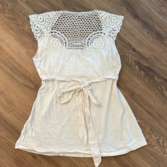 LEI crocheted back sleeveless top size Small - Picture 2 of 2